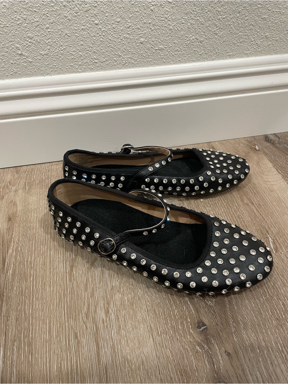 Steve Madden Black Studded Vinetta Mary Jean Ballet Flats Round Size 7.5